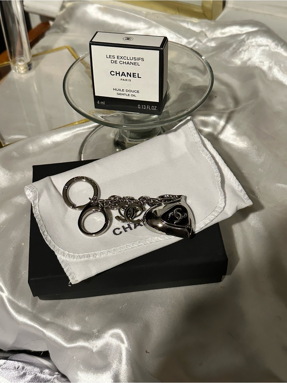 🎉SOLD🎉Authentic Chanel Les Exclusifs de Chanel Huile Douce Body Oil&VIP GWP